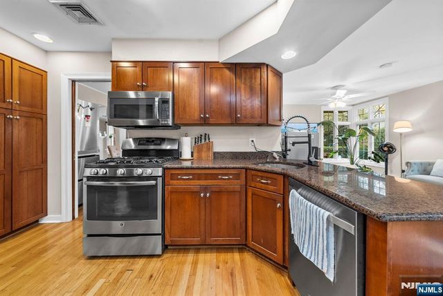 135 Hillcrest Avenue, Leonia, NJ 07605