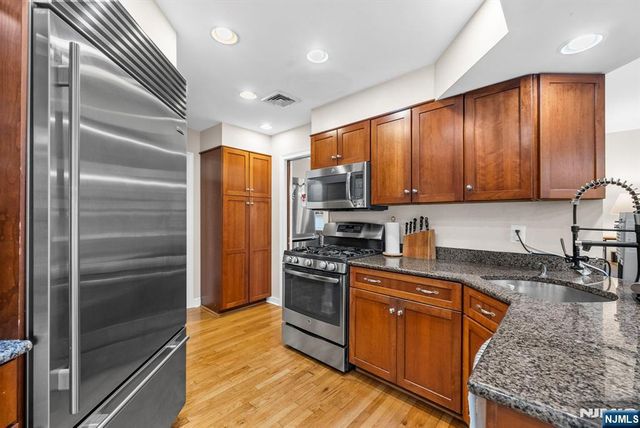 135 Hillcrest Avenue, Leonia, NJ 07605