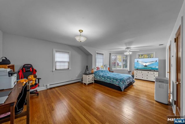 135 Hillcrest Avenue, Leonia, NJ 07605