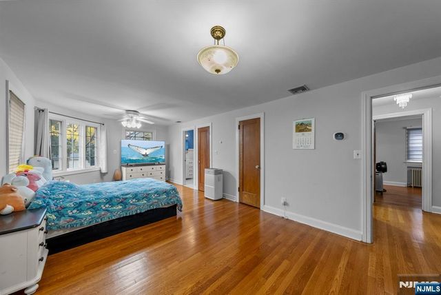 135 Hillcrest Avenue, Leonia, NJ 07605