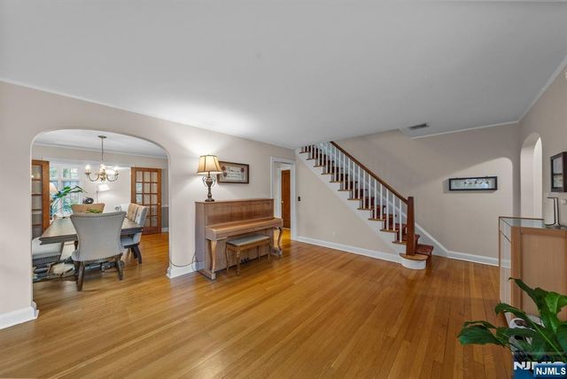 135 Hillcrest Avenue, Leonia, NJ 07605