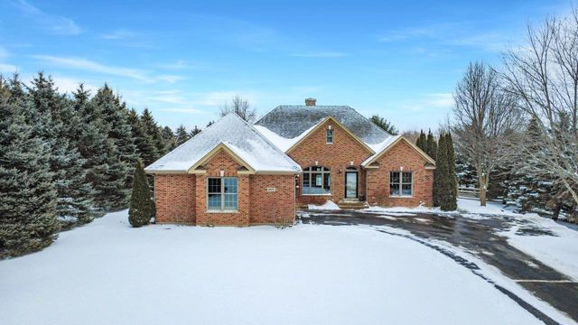 8975 371st AVENUE, Twin Lakes, WI 53181