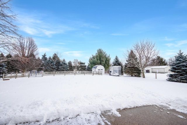 8975 371st AVENUE, Twin Lakes, WI 53181