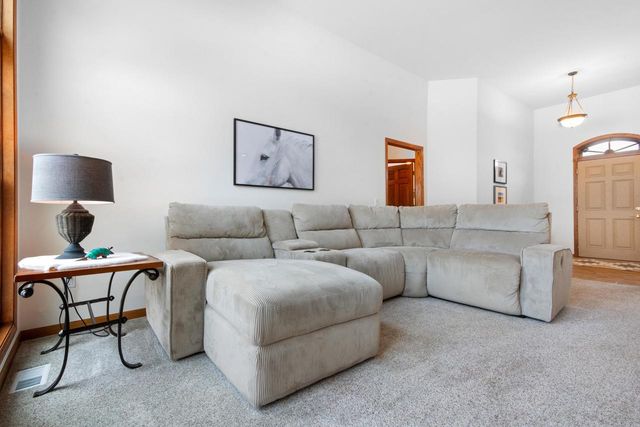 8975 371st AVENUE, Twin Lakes, WI 53181