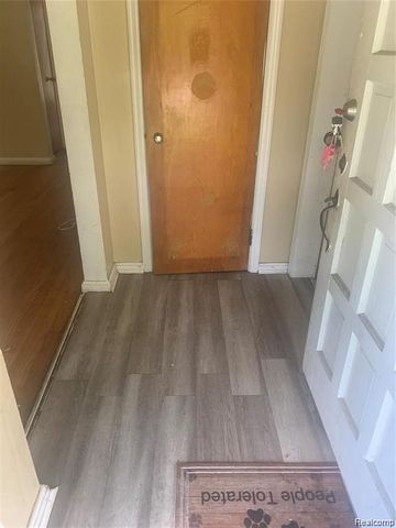 7762 Rosemont Avenue, Detroit, MI 48228