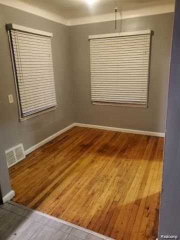 7762 Rosemont Avenue, Detroit, MI 48228