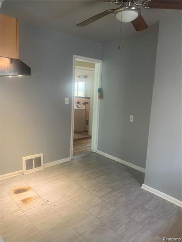 7762 Rosemont Avenue, Detroit, MI 48228