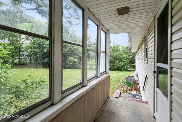 9 Riccis Drive, Jackson, NJ 08527