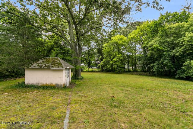 9 Riccis Drive, Jackson, NJ 08527