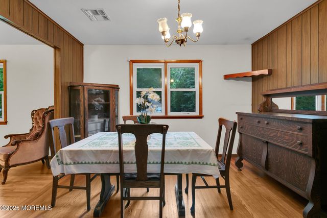 9 Riccis Drive, Jackson, NJ 08527