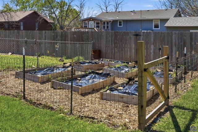 4221 SE Minnesota AVE, Topeka, KS 66609