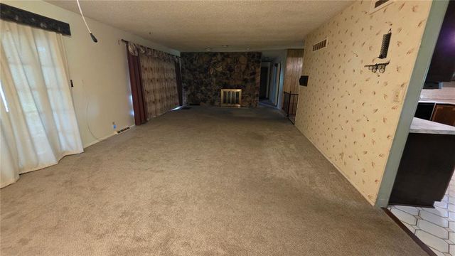 4 Park Lawn Drive, Fenton, MO 63026