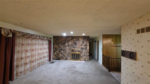 4 Park Lawn Drive, Fenton, MO 63026