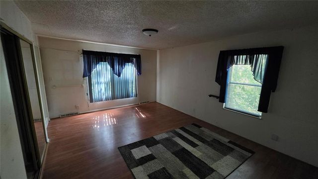 4 Park Lawn Drive, Fenton, MO 63026