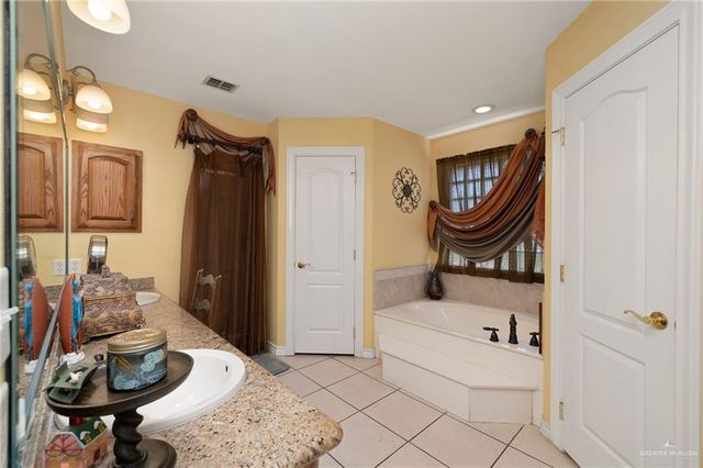 405 Anaqua Drive, Rio Grande City, TX 78582
