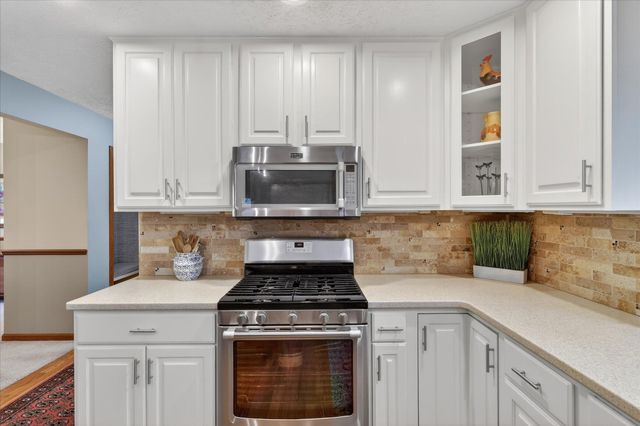 2719 Pine Dunes Drive SW, Wyoming, MI 49418