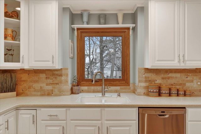 2719 Pine Dunes Drive SW, Wyoming, MI 49418