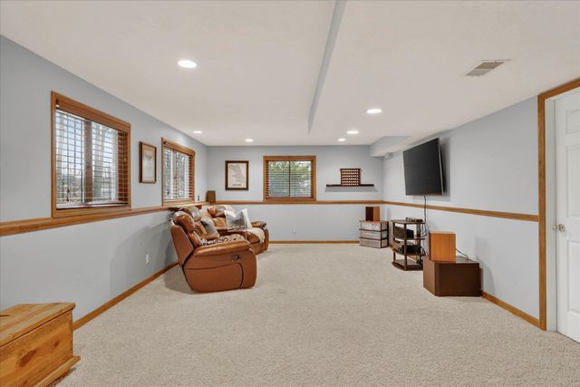 2719 Pine Dunes Drive SW, Wyoming, MI 49418