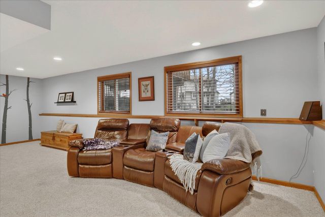 2719 Pine Dunes Drive SW, Wyoming, MI 49418