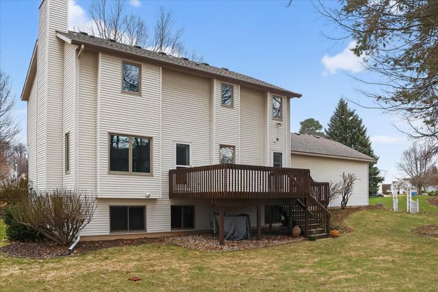 2719 Pine Dunes Drive SW, Wyoming, MI 49418