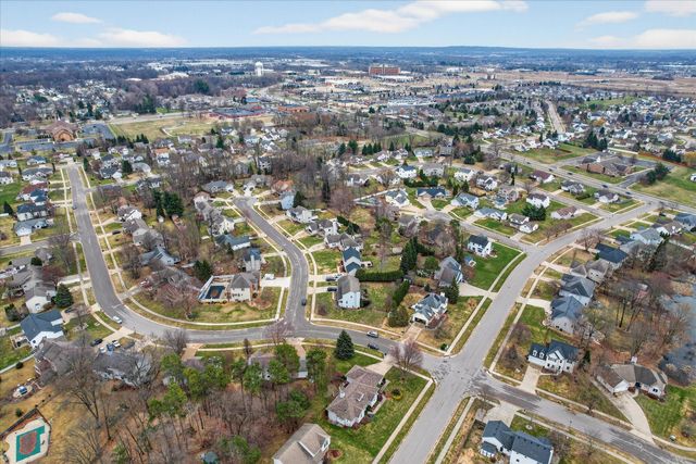 2719 Pine Dunes Drive SW, Wyoming, MI 49418