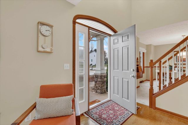 2719 Pine Dunes Drive SW, Wyoming, MI 49418