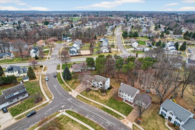 2719 Pine Dunes Drive SW, Wyoming, MI 49418