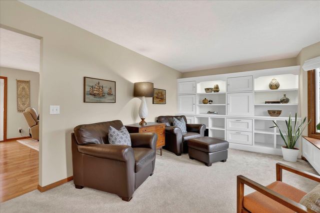 2719 Pine Dunes Drive SW, Wyoming, MI 49418