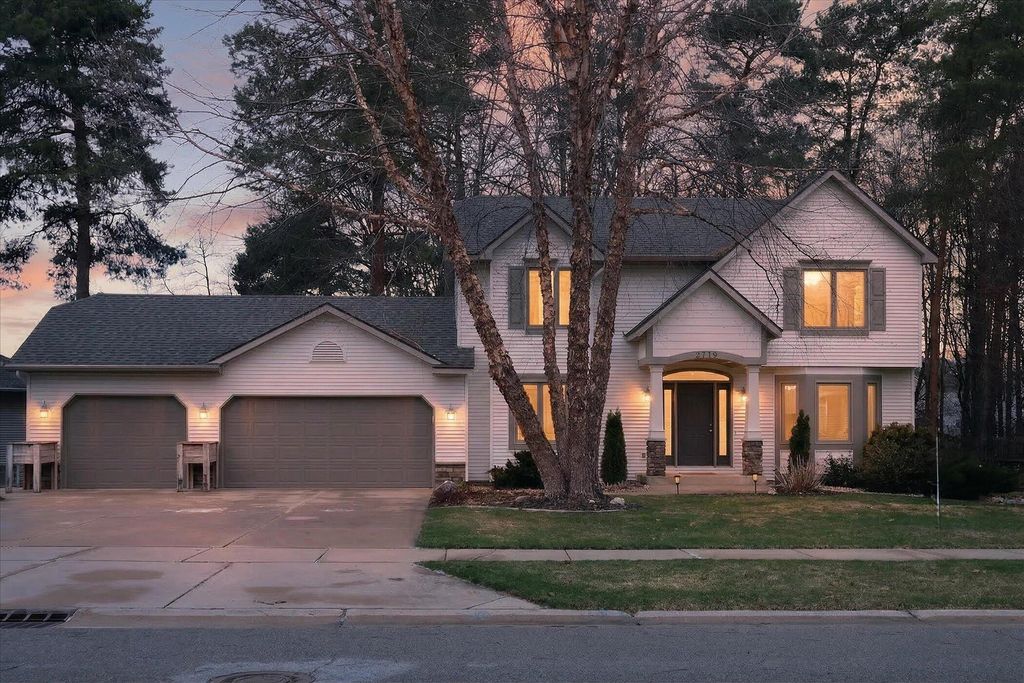 2719 Pine Dunes Drive SW, Wyoming, MI 49418