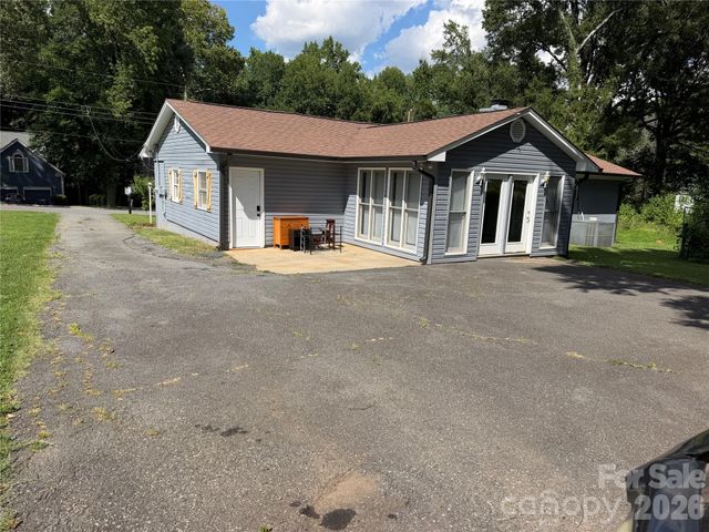 911 Eldorado Avenue, Charlotte, NC 28262