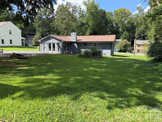 911 Eldorado Avenue, Charlotte, NC 28262