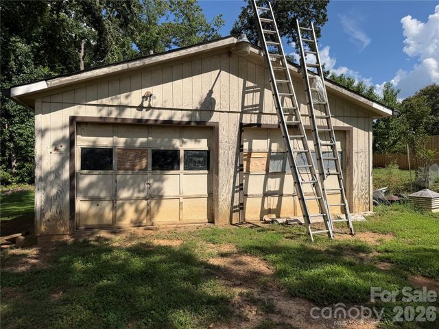 911 Eldorado Avenue, Charlotte, NC 28262