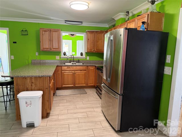 911 Eldorado Avenue, Charlotte, NC 28262