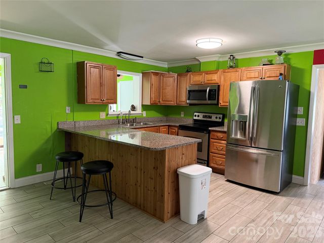 911 Eldorado Avenue, Charlotte, NC 28262