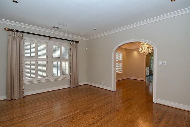 3018 Robinhood Street, Houston, TX 77005