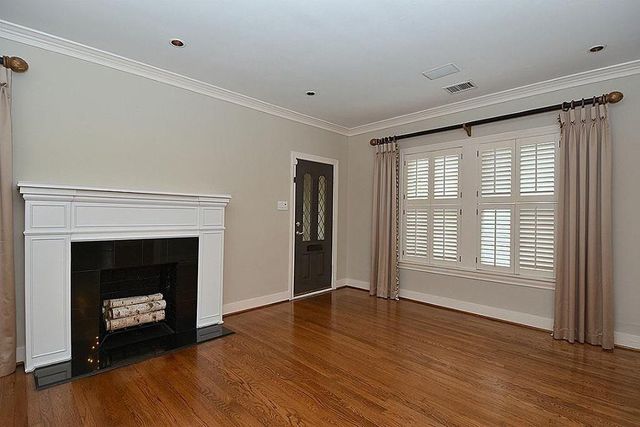3018 Robinhood Street, Houston, TX 77005