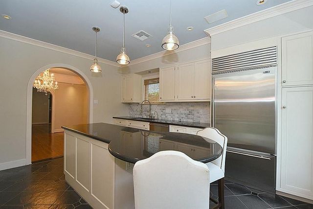 3018 Robinhood Street, Houston, TX 77005