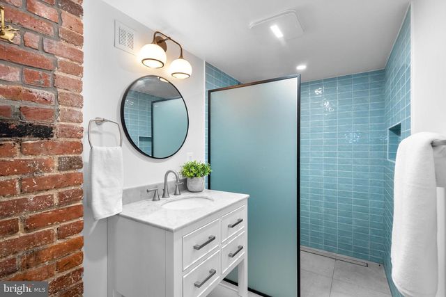 1616 KILBOURNE PL NW, Washington, DC 20010