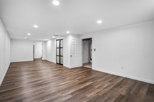 3404 Rosehill Trace, Waterloo, IA 50701