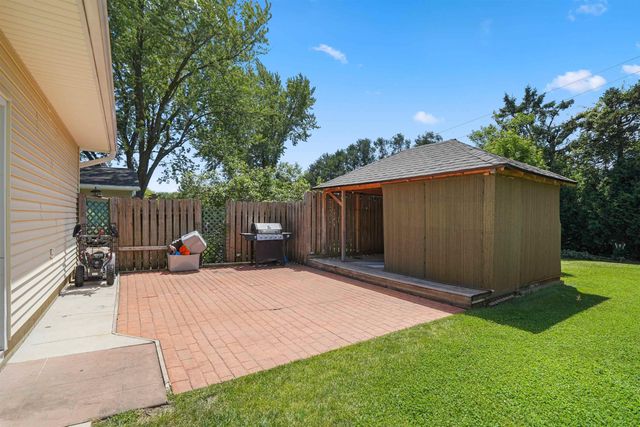 3404 Rosehill Trace, Waterloo, IA 50701
