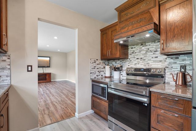 3404 Rosehill Trace, Waterloo, IA 50701