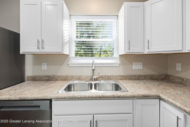 1927 Teel Avenue, Lansing, MI 48910