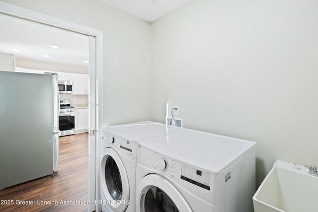 1927 Teel Avenue, Lansing, MI 48910