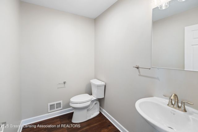 1927 Teel Avenue, Lansing, MI 48910