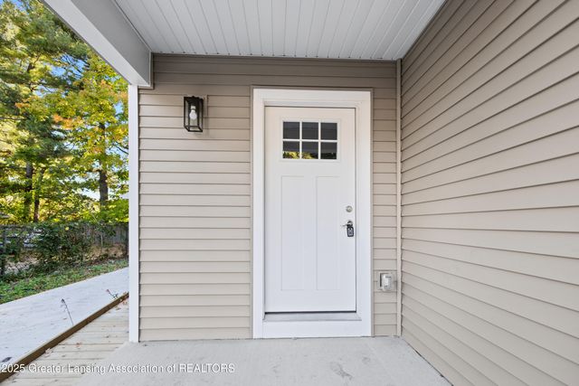 1927 Teel Avenue, Lansing, MI 48910