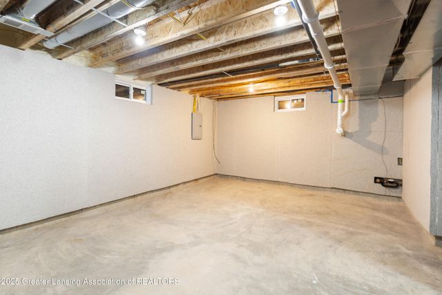 1927 Teel Avenue, Lansing, MI 48910