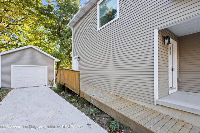 1927 Teel Avenue, Lansing, MI 48910