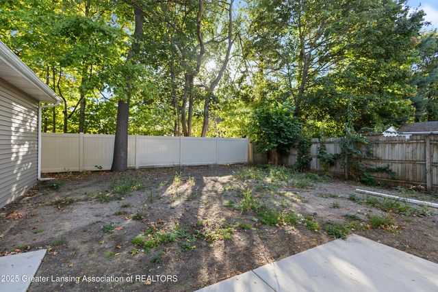 1927 Teel Avenue, Lansing, MI 48910