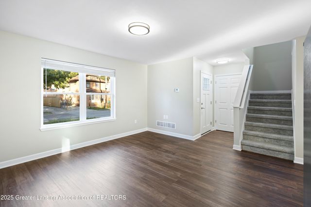 1927 Teel Avenue, Lansing, MI 48910