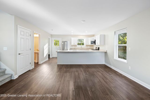 1927 Teel Avenue, Lansing, MI 48910